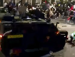 Grab Beri Bantuan Keluarga Pengemudi Ojol yang Tewas Ditabrak Mobil Rantis Brimob